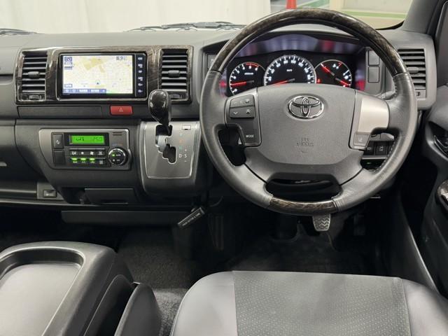 �V�b�N�ȐF�g���̉^�]�Ȏ���ł��ˁB��������Ƃ����f�U�C���ŏ�i�ȐF�g���ł��B���S�n�̗ǂ��^�]�ȁA���������Ă��郊���b�N�X�ł���f�U�C���������ł��ˁB