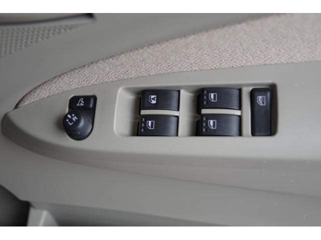 ムーヴ Ｘ　スマートキー　アイドリングストップ　電動格納ミラー　ベンチシート　ＣＶＴ　盗難防止システム　ＡＢＳ　ＣＤ　ミュージックプレイヤー接続可　アルミホイール　衝突安全ボディ　エアコン　パワーステアリング（18枚目）