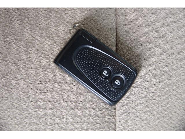ムーヴ Ｘ　スマートキー　アイドリングストップ　電動格納ミラー　ベンチシート　ＣＶＴ　盗難防止システム　ＡＢＳ　ＣＤ　ミュージックプレイヤー接続可　アルミホイール　衝突安全ボディ　エアコン　パワーステアリング（19枚目）