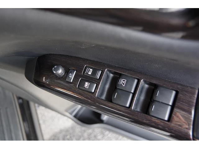 エルグランド 250ハイウェイスター ETC ナビ 両側電動スライドドア HID スマートキー 電動格納ミラー 後席モニター 3列シート オットマン CVT アルミホイール CD DVD再生 ミュージックプレイヤー接続可(28枚目)