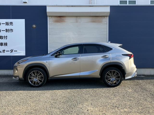 NX NX200t Fスポーツ 黒革 4WD 社外AW LEDヘッドライト 純正ナビ フルセグ Bluetooth ビルトインETC パワーバックドア クルコン BSM ASC Cセンサー スマートキー スロコン ドラレコ(8枚目)