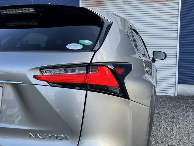 NX NX200t Fスポーツ 黒革 4WD 社外AW LEDヘッドライト 純正ナビ フルセグ Bluetooth ビルトインETC パワーバックドア クルコン BSM ASC Cセンサー スマートキー スロコン ドラレコ(13枚目)