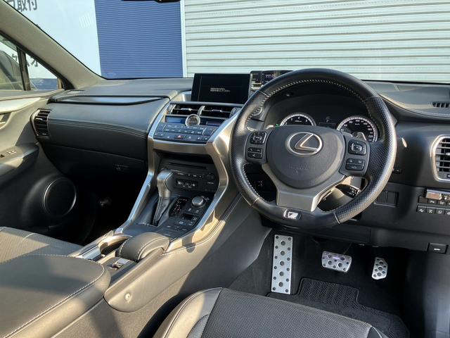 NX NX200t Fスポーツ 黒革 4WD 社外AW LEDヘッドライト 純正ナビ フルセグ Bluetooth ビルトインETC パワーバックドア クルコン BSM ASC Cセンサー スマートキー スロコン ドラレコ(16枚目)