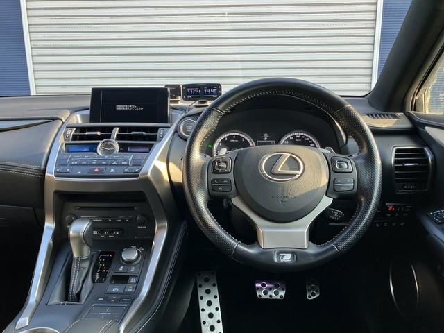 NX NX200t Fスポーツ 黒革 4WD 社外AW LEDヘッドライト 純正ナビ フルセグ Bluetooth ビルトインETC パワーバックドア クルコン BSM ASC Cセンサー スマートキー スロコン ドラレコ(18枚目)