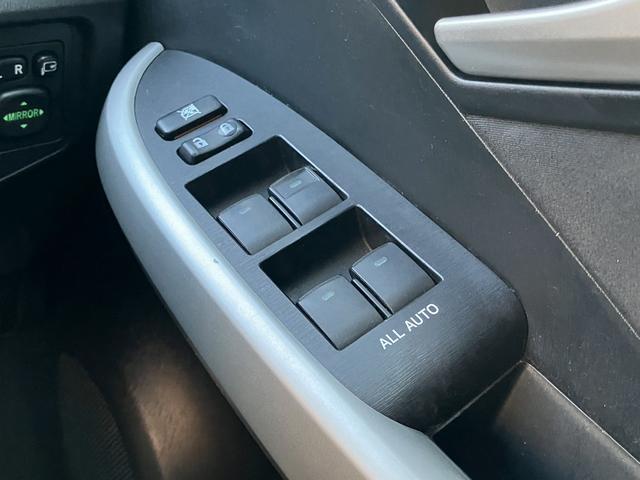 プリウス Ｓ　１年保証／後期／モデリスタエアロ／社外ＡＷ／ブラックレザー調シートカバー／純正ＨＤＤナビ／ＣＤ／ＤＶＤ再生／ワンセグ／ビルトインＥＴＣ／Ｐスタート／スマートキー（26枚目）