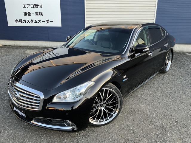 シーマ ハイブリッド　ＶＩＰ　１年保証／黒革／ＳＲ／車高調ｋｉｔ／社外ホイール／新品アルミホイール＆新品タイヤ／柿本マフラー／純正ナビ／ＣＤ／ＤＶＤ再生／地デジ／Ｂｌｕｅｔｏｏｔｈ／バックモニター／ＥＴＣ／レーダークルーズ（5枚目）