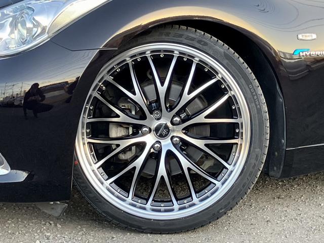 シーマ ハイブリッド　ＶＩＰ　１年保証／黒革／ＳＲ／車高調ｋｉｔ／社外ホイール／新品アルミホイール＆新品タイヤ／柿本マフラー／純正ナビ／ＣＤ／ＤＶＤ再生／地デジ／Ｂｌｕｅｔｏｏｔｈ／バックモニター／ＥＴＣ／レーダークルーズ（13枚目）