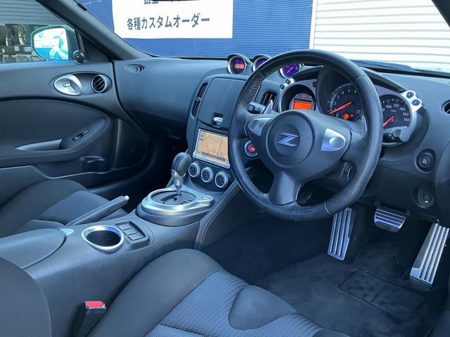 熟練のスタッフが丁寧に車内クリーニングを施工しております。必要な場合は各部リペアや車内消臭も実施しておりますので、ご安心してお買い求め頂けます。