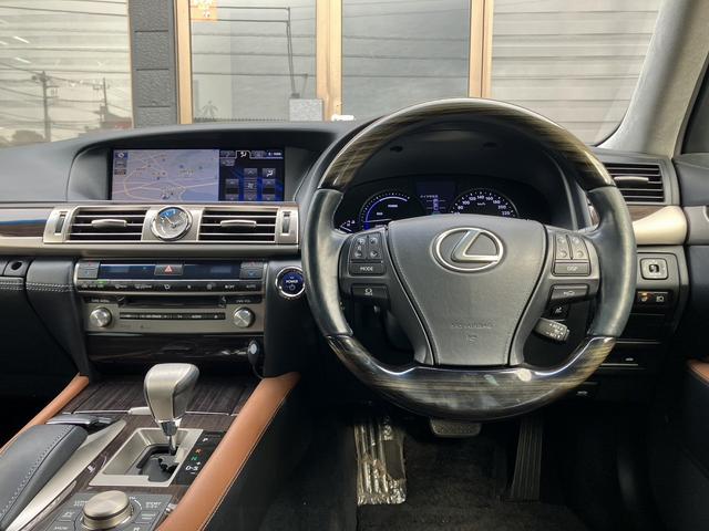 ＬＳ ＬＳ６００ｈ　バージョンＣ　Ｉパッケージ　１年保証／黒革／純正ＬＥＤヘッドライト／ＢＳＭ／ステアヒーター／レーダークルーズ／純正ＨＤＤナビ／ＣＤ／ＤＶＤ再生／地デジ／Ｂｌｕｅｔｏｏｔｈ／ビルトインＥＴＣ／バックカメラ／Ｐスタート／Ｃセンサー（18枚目）