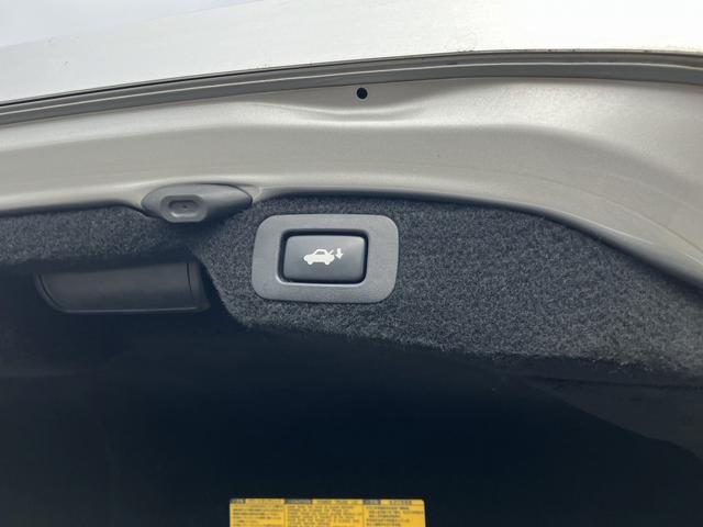 ＬＳ ＬＳ６００ｈ　バージョンＣ　Ｉパッケージ　１年保証／黒革／純正ＬＥＤヘッドライト／ＢＳＭ／ステアヒーター／レーダークルーズ／純正ＨＤＤナビ／ＣＤ／ＤＶＤ再生／地デジ／Ｂｌｕｅｔｏｏｔｈ／ビルトインＥＴＣ／バックカメラ／Ｐスタート／Ｃセンサー（40枚目）