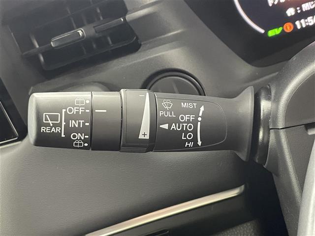 ヴェゼル ｅ：ＨＥＶ　Ｚ　純正９インチナビ　Ｂｌｕｅｔｏｏｔｈ　バックカメラ　レーダークルーズコントロールシートヒーター　ブラインドスポットモニター　ハーフレザーシート　ダウンヒルアシストコントロール　置くだけ充電　ＥＴＣ（14枚目）