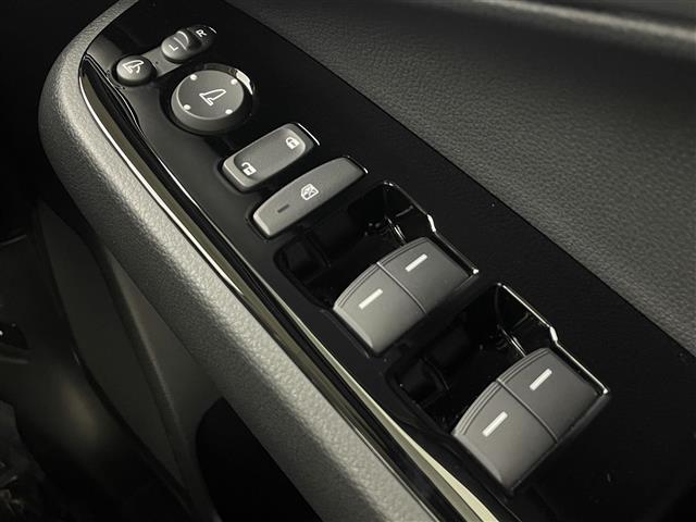 ヴェゼル ｅ：ＨＥＶ　Ｚ　純正９インチナビ　Ｂｌｕｅｔｏｏｔｈ　バックカメラ　レーダークルーズコントロールシートヒーター　ブラインドスポットモニター　ハーフレザーシート　ダウンヒルアシストコントロール　置くだけ充電　ＥＴＣ（36枚目）