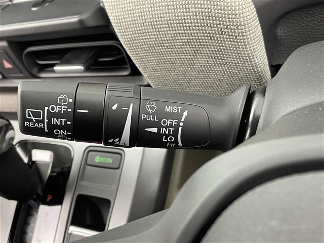 フリード e:HEV AIR Biz 登録済み未使用車 両側パワースライドドア バックカメラ オートハイビーム コーナーセンサー レーダークルーズコントロール レーンキープアシスト 衝突軽減システム スマートキー LEDヘッドライト(11枚目)