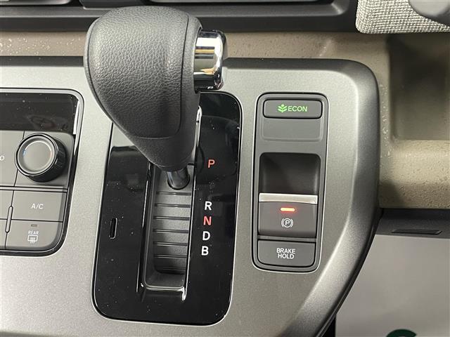 フリード e:HEV AIR Biz 登録済み未使用車 両側パワースライドドア バックカメラ オートハイビーム コーナーセンサー レーダークルーズコントロール レーンキープアシスト 衝突軽減システム スマートキー LEDヘッドライト(13枚目)