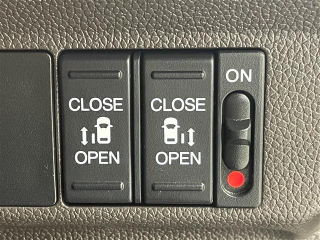 フリードハイブリッド ハイブリッド・Gホンダセンシング 純正9型ナビ 11.6型後席モニター 両側電動スライドドア シートヒーター バックカメラ ETC 追従走行 フルセグTV スマートキー Bluetooth 純正フロアマット 衝突被害軽減 禁煙車(5枚目)