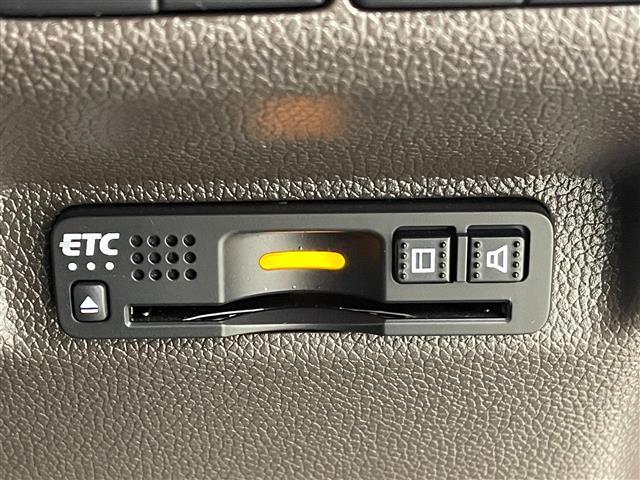 フリードハイブリッド ハイブリッド・Gホンダセンシング 純正9型ナビ 11.6型後席モニター 両側電動スライドドア シートヒーター バックカメラ ETC 追従走行 フルセグTV スマートキー Bluetooth 純正フロアマット 衝突被害軽減 禁煙車(7枚目)