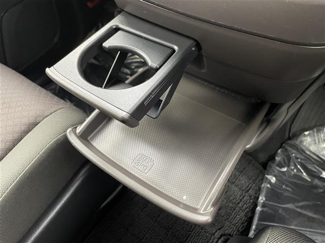 フリードハイブリッド ハイブリッド・Gホンダセンシング 純正9型ナビ 11.6型後席モニター 両側電動スライドドア シートヒーター バックカメラ ETC 追従走行 フルセグTV スマートキー Bluetooth 純正フロアマット 衝突被害軽減 禁煙車(27枚目)