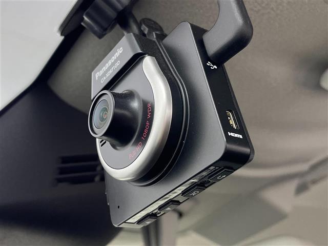 ジムニー ＸＬ　純正ナビ　シートヒーター　バックカメラ　ＥＴＣ　ドライブレコーダー　ミラーヒーター　ダウンヒルアシスト　背面タイヤ　フルセグＴＶ　スマートキー　純正フロアマット　Ｂｌｕｅｔｏｏｔｈ　衝突被害軽減　禁煙（6枚目）