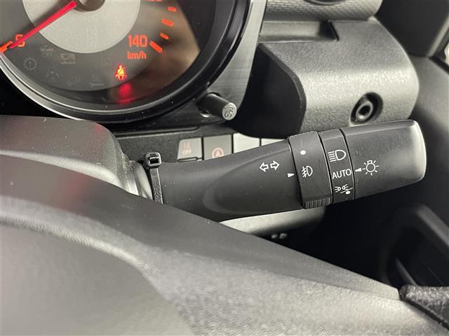 ジムニー ＸＬ　純正ナビ　シートヒーター　バックカメラ　ＥＴＣ　ドライブレコーダー　ミラーヒーター　ダウンヒルアシスト　背面タイヤ　フルセグＴＶ　スマートキー　純正フロアマット　Ｂｌｕｅｔｏｏｔｈ　衝突被害軽減　禁煙（15枚目）
