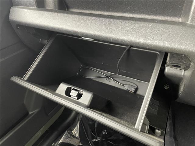 ジムニー ＸＬ　純正ナビ　シートヒーター　バックカメラ　ＥＴＣ　ドライブレコーダー　ミラーヒーター　ダウンヒルアシスト　背面タイヤ　フルセグＴＶ　スマートキー　純正フロアマット　Ｂｌｕｅｔｏｏｔｈ　衝突被害軽減　禁煙（26枚目）