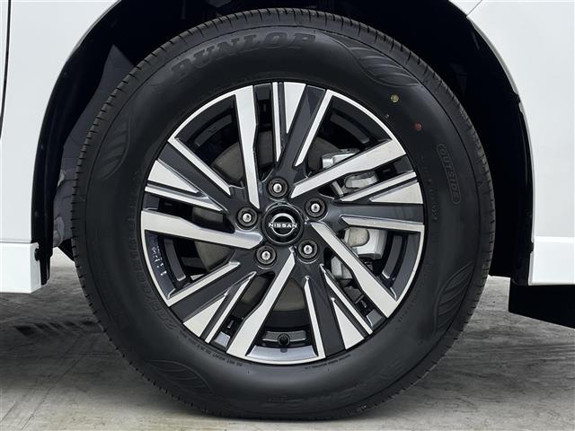 セレナ e-パワー ハイウェイスターV 登録済未使用車 純正12.3型型ナビ 全方位カメラ ETC2.0 プロパイロット BSM デジタルインナーミラー レーダークルーズコントロール レーンキープアシスト コーナーセンサー 衝突被害軽減(20枚目)