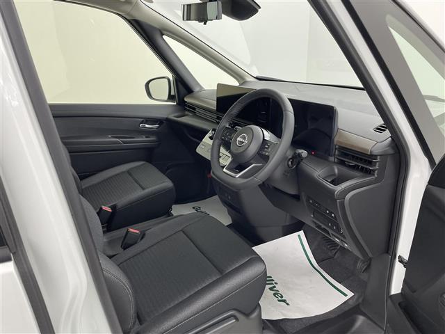 セレナ e-パワー ハイウェイスターV 登録済未使用車 純正12.3型型ナビ 全方位カメラ ETC2.0 プロパイロット BSM デジタルインナーミラー レーダークルーズコントロール レーンキープアシスト コーナーセンサー 衝突被害軽減(22枚目)