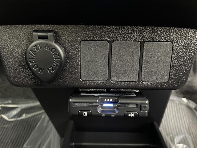 ミライース Ｌ　ＳＡＩＩＩ　１０ｔｈアニバーサリーエディション　純正ナビ　バックカメラ　ＴＶ　ＢＴ　衝突軽減　ＥＴＣ　コーナーセンサー　オートハイビーム　禁煙車　純正フロアマット　オートライト　スペアキー　アイドリングストップ　リモコンキー　盗難防止（5枚目）