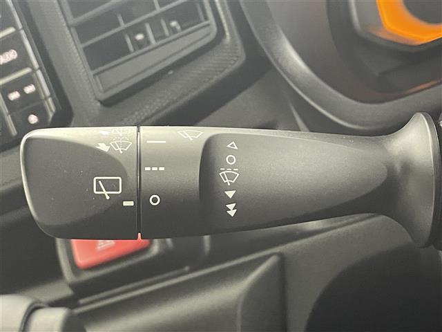 ミライース Ｌ　ＳＡＩＩＩ　１０ｔｈアニバーサリーエディション　純正ナビ　バックカメラ　ＴＶ　ＢＴ　衝突軽減　ＥＴＣ　コーナーセンサー　オートハイビーム　禁煙車　純正フロアマット　オートライト　スペアキー　アイドリングストップ　リモコンキー　盗難防止（9枚目）