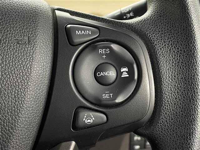 フリードハイブリッド ハイブリッド・Gホンダセンシング 禁煙車 純正ナビ 両側電動 Bカメラ ETC LED ドライブレコーダー フルセグTV Bluetooth CD/DVD スマートキー フルフラット ウォークスルー 純正フロアマット 衝突被害軽減(10枚目)