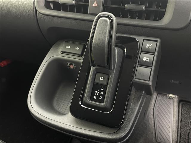 シエンタ ハイブリッドZ 禁煙 純正10.5型DA TV モデリスタ 全方位 BT ETC 前後ドライブレコーダー 衝突被害軽減 両側パワースライドドア 前後コーナーセンサー レーンキープアシスト LEDヘッドライト BSM(22枚目)