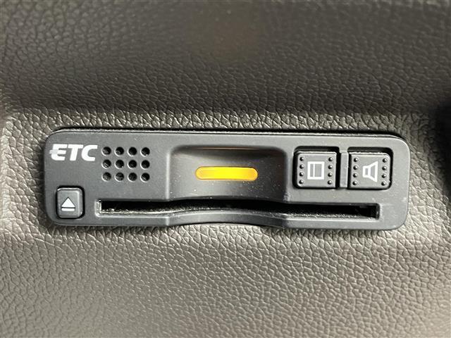 シエンタ G 禁煙 純正9型ナビ 両側電動 Bカメラ ETC LEDヘッドライト 前後ドライブレコーダー フルセグTV Bluetooth CD/DVD スマートキー 衝突被害軽減 純正フロアマット フルフラット(7枚目)