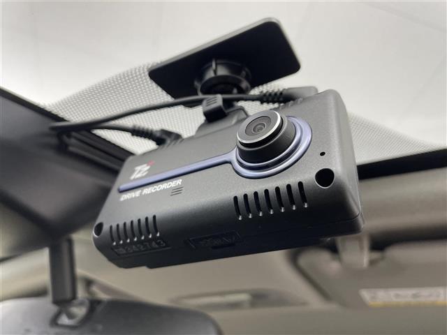 シエンタ G 禁煙 純正9型ナビ 両側電動 Bカメラ ETC LEDヘッドライト 前後ドライブレコーダー フルセグTV Bluetooth CD/DVD スマートキー 衝突被害軽減 純正フロアマット フルフラット(8枚目)