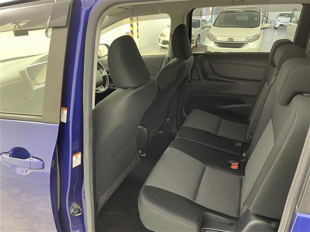 シエンタ G 禁煙 純正9型ナビ 両側電動 Bカメラ ETC LEDヘッドライト 前後ドライブレコーダー フルセグTV Bluetooth CD/DVD スマートキー 衝突被害軽減 純正フロアマット フルフラット(32枚目)