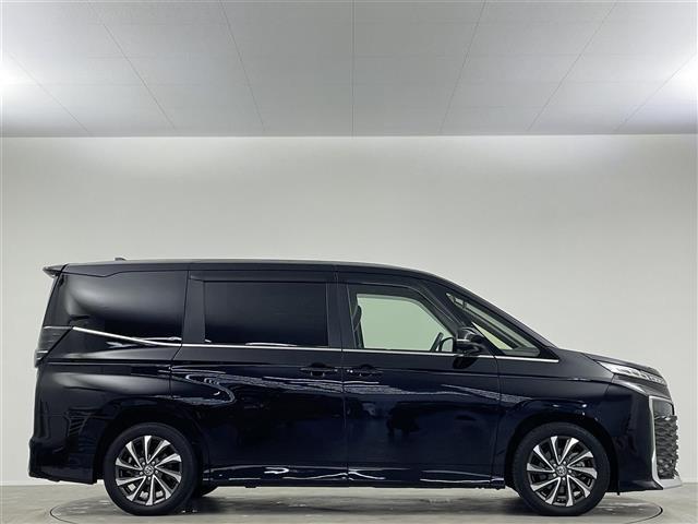 ヴォクシー S-Z 禁煙 純正10.5型ナビ 14.1型後席 両側 ETC ハーフレザー シートヒーター 前後ドライブレコーダー BSM RCTA アダプティブヘッドライト フルセグTV BT LEDヘッドライト(43枚目)