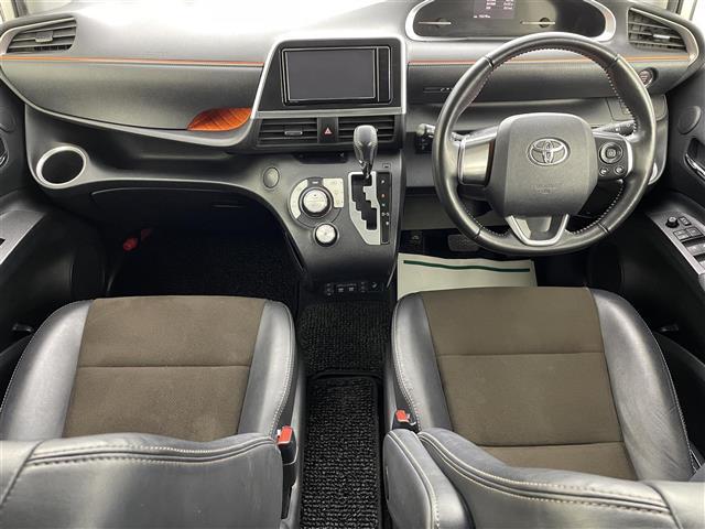 シエンタ G クエロ 禁煙 純正ナビ Bカメラ 温シート 両側電動 オートハイビーム コーナーセンサー レーンキープアシスト 衝突軽減システム ハーフレザーシート Bluetooth ETC2.0 純正フロアマット(2枚目)