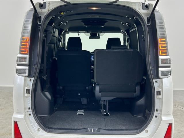 ヴォクシー ハイブリッドZS 純8型ナビ 温シート 両側電動 後席モニター クルーズコントロール 衝突軽減システム コーナーセンサー オートハイビーム レーンキープアシスト スペアキー 禁煙車 Bluetooth フルセグ(28枚目)