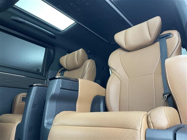 ヴェルファイアハイブリッド Z プレミア ムーンルーフ 後席モニター 茶革 360° BSM 純正14型ナビ 両側電動 オットマン 温シート ベンチレーション デジタルインナーミラー HUD スペアタイヤ アドバンストパーク ETC 禁煙(31枚目)