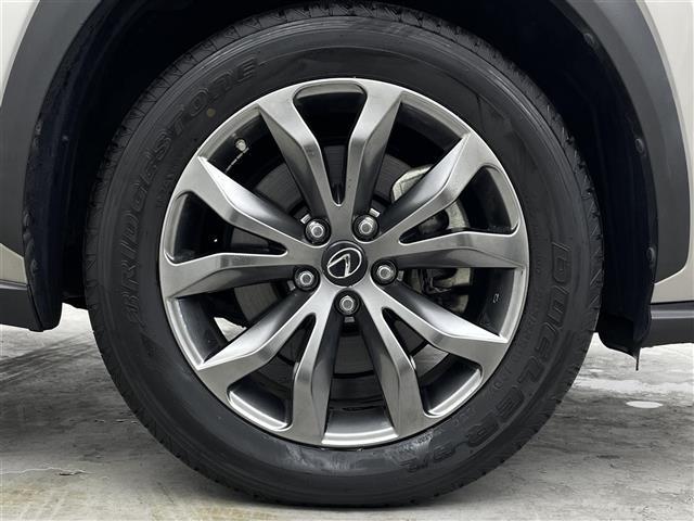 NX NX200t 3眼LEDサンルーフ TRDマフラー 純正ナビ TRDリアアンダースポイラー Bカメラ フルセグTV シートヒーター エアシート 半革 ETC ドライブレコーダー パワーシート 追従走行 禁煙(20枚目)