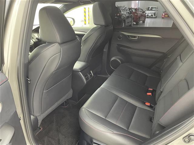 NX NX200t 3眼LEDサンルーフ TRDマフラー 純正ナビ TRDリアアンダースポイラー Bカメラ フルセグTV シートヒーター エアシート 半革 ETC ドライブレコーダー パワーシート 追従走行 禁煙(34枚目)