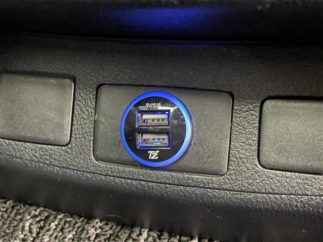 アルファード 2.5S Cパッケージ サンルーフ 12.8型後席 ALPINE11型ナビTV 温シート エアシート 両側電動スライドドア Bカメラ パワーシート パワーバックドア 三眼LEDヘッドライト 追従走行 ETC BT 禁煙(26枚目)