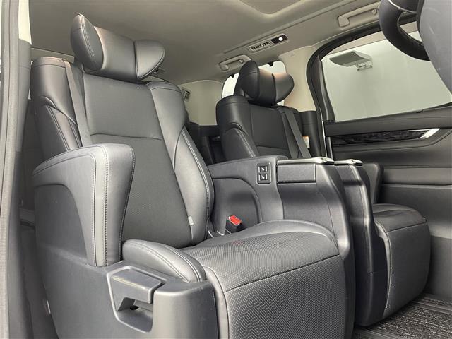 アルファード 2.5S Cパッケージ サンルーフ 12.8型後席 ALPINE11型ナビTV 温シート エアシート 両側電動スライドドア Bカメラ パワーシート パワーバックドア 三眼LEDヘッドライト 追従走行 ETC BT 禁煙(32枚目)