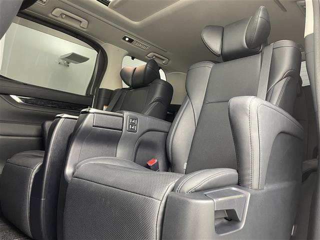 アルファード 2.5S Cパッケージ サンルーフ 12.8型後席 ALPINE11型ナビTV 温シート エアシート 両側電動スライドドア Bカメラ パワーシート パワーバックドア 三眼LEDヘッドライト 追従走行 ETC BT 禁煙(34枚目)