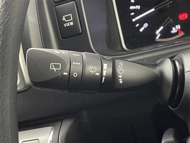 ハイエースワゴン ＧＬ　禁煙　モデリスタエアロ　後席　全方位　ＬＥＤ　純正ナビ　ビルトインＥＴＣ　ドライブレコーダー　フルセグＴＶ　パワースライドドア　スマートキー　ＭＴモード付ＡＴ　衝突被害軽減（12枚目）