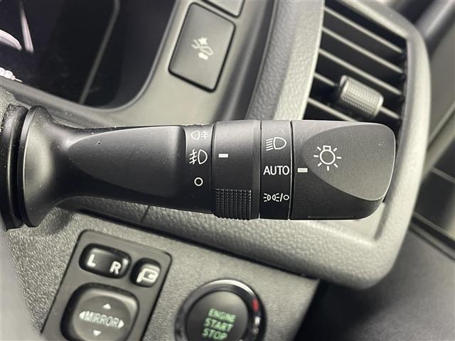 ハイエースワゴン ＧＬ　禁煙　モデリスタエアロ　後席　全方位　ＬＥＤ　純正ナビ　ビルトインＥＴＣ　ドライブレコーダー　フルセグＴＶ　パワースライドドア　スマートキー　ＭＴモード付ＡＴ　衝突被害軽減（13枚目）