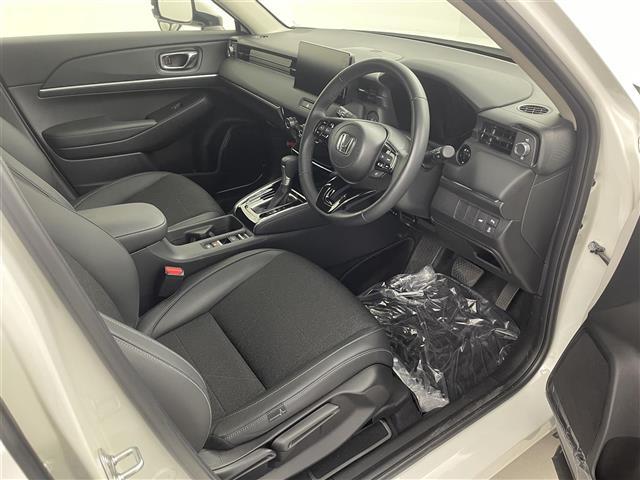 ヴェゼル e:HEV Z 禁煙 純正9型DA 温シートBカメラ BSM LED ビルトインETC2.0 フルセグTV パワーバックドア Bluetooth USB端子 ダウンヒルアシスト スマートキー 衝突被害軽減(26枚目)