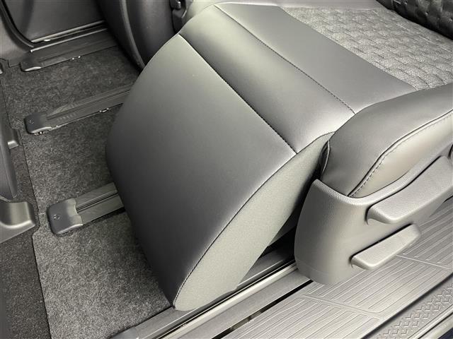 ヴォクシー ハイブリッドS-Z 純正10.5型ナビ 電動ステップ 快適利便 BSM 電動リアゲート シートヒーター AC100V電源 オットマン 両側電動 バックカメラ オートハイビーム ETC コーナーセンサー コネクトナビ(6枚目)