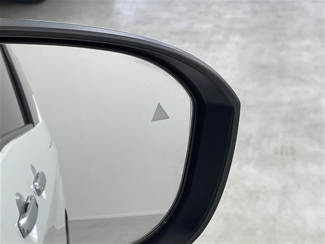 セレナ ｅ－パワー　ハイウェイスターＶ　純正ナビ　Ｂカメラ　後席モニター　ＢＳＭ　ＥＴＣ　レーンキープアシスト　両側パワースライドドア　オートハイビーム　コーナーセンサー　衝突軽減システム　レーダークルーズコントロール　Ｂｌｕｅｔｏｏｔｈ（5枚目）