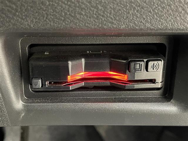 セレナ ｅ－パワー　ハイウェイスターＶ　純正ナビ　Ｂカメラ　後席モニター　ＢＳＭ　ＥＴＣ　レーンキープアシスト　両側パワースライドドア　オートハイビーム　コーナーセンサー　衝突軽減システム　レーダークルーズコントロール　Ｂｌｕｅｔｏｏｔｈ（6枚目）