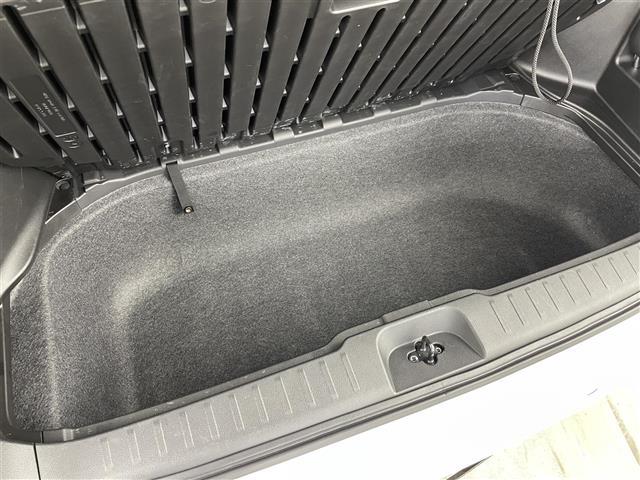 セレナ ｅ－パワー　ハイウェイスターＶ　純正ナビ　Ｂカメラ　後席モニター　ＢＳＭ　ＥＴＣ　レーンキープアシスト　両側パワースライドドア　オートハイビーム　コーナーセンサー　衝突軽減システム　レーダークルーズコントロール　Ｂｌｕｅｔｏｏｔｈ（35枚目）