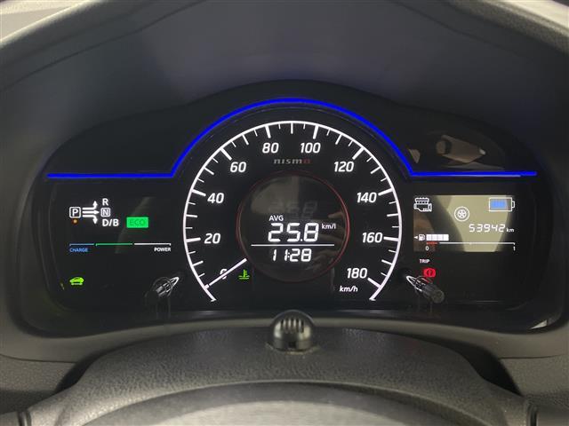 ノート ｅ－パワーニスモ　純正ナビ　全方位　液晶ミラー　フルセグ　ＥＴＣ　レーンキープアシスト　衝突軽減ブレーキ　ステアリング　スイッチ　Ｂｌｕｅｔｏｏｔｈ　ドライブレコーダー　純正１６インチホイール　フォグライト（10枚目）